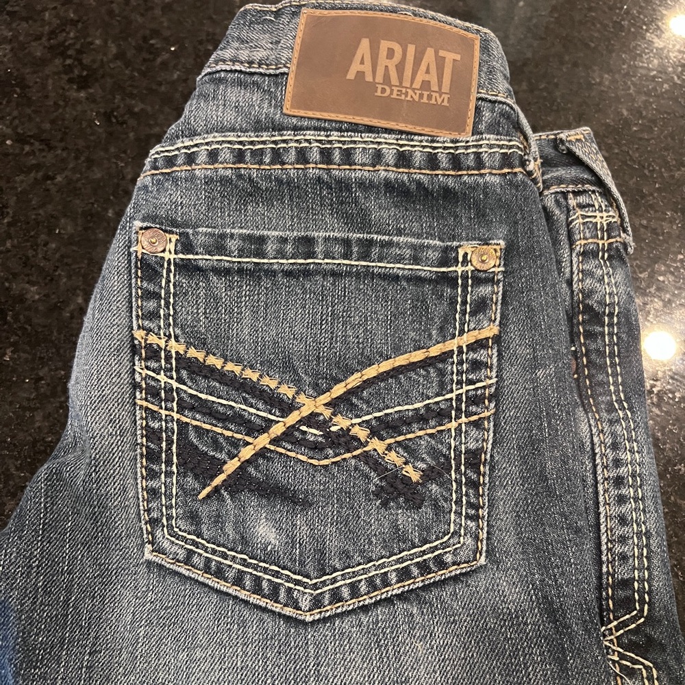 Ariat Men's Jean. M5 straight leg.  30/36